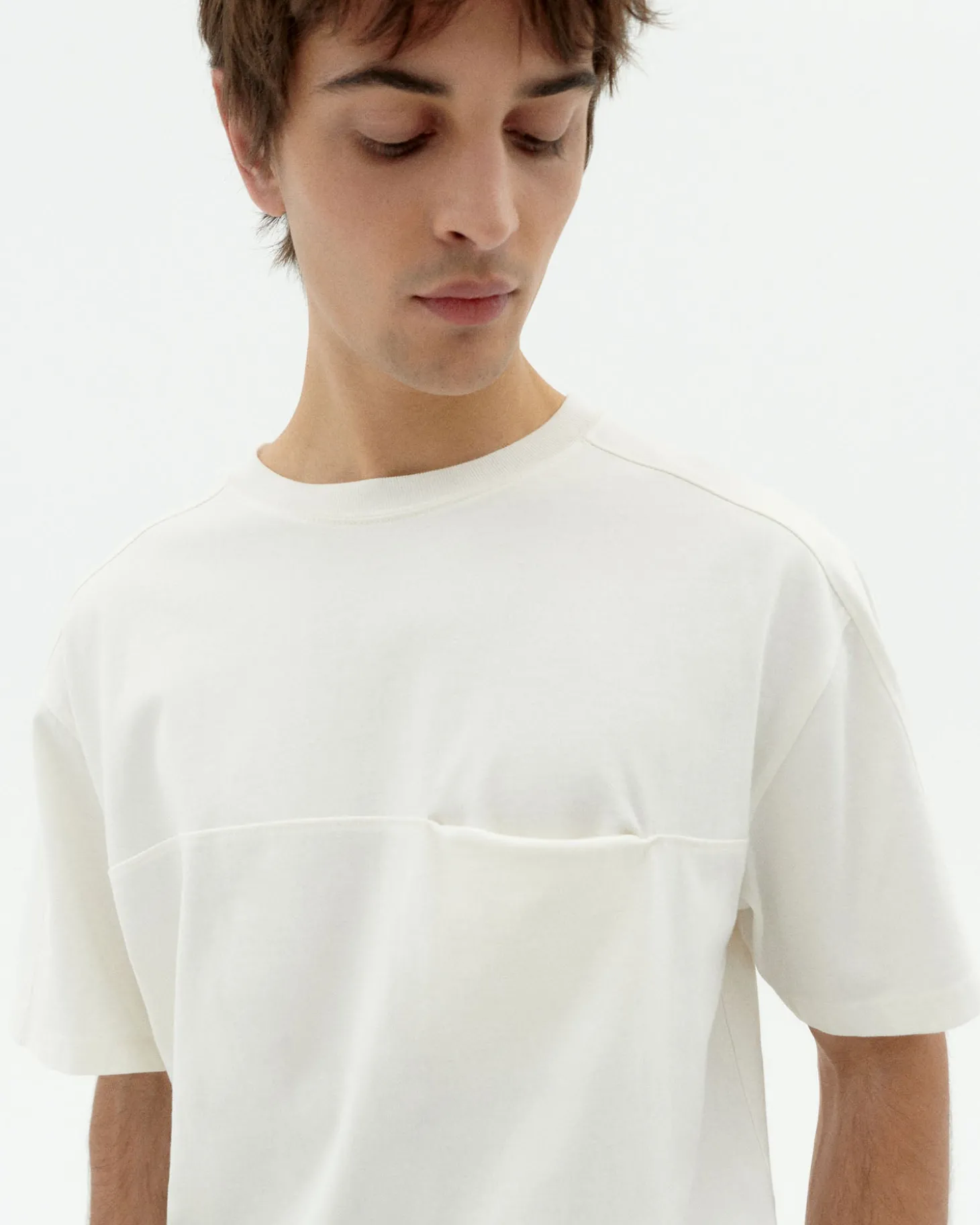 Camiseta blanca con bolsillo Hank