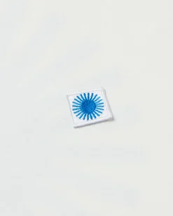 Camiseta blanca sol espalda azul