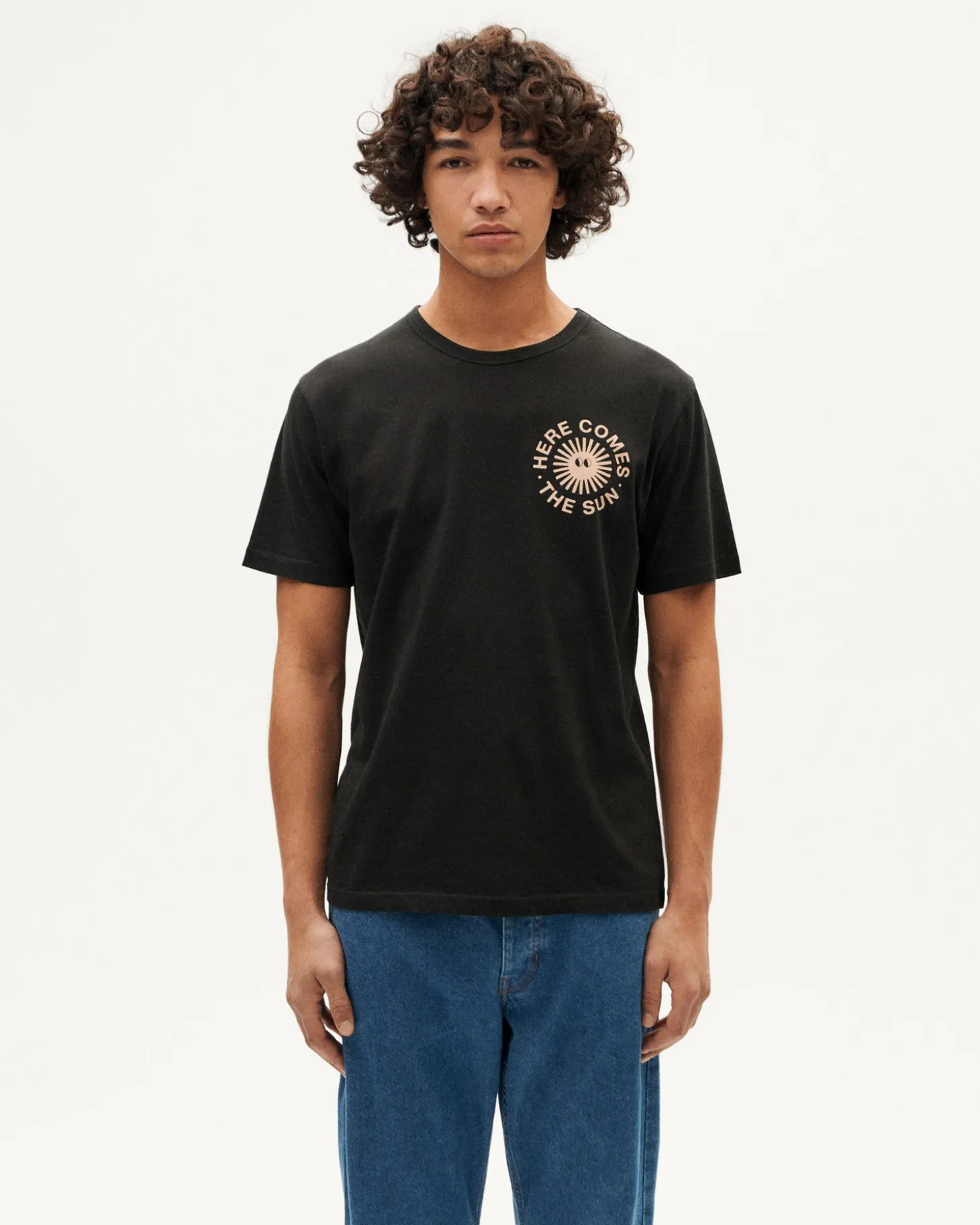 Camiseta negra happy sun