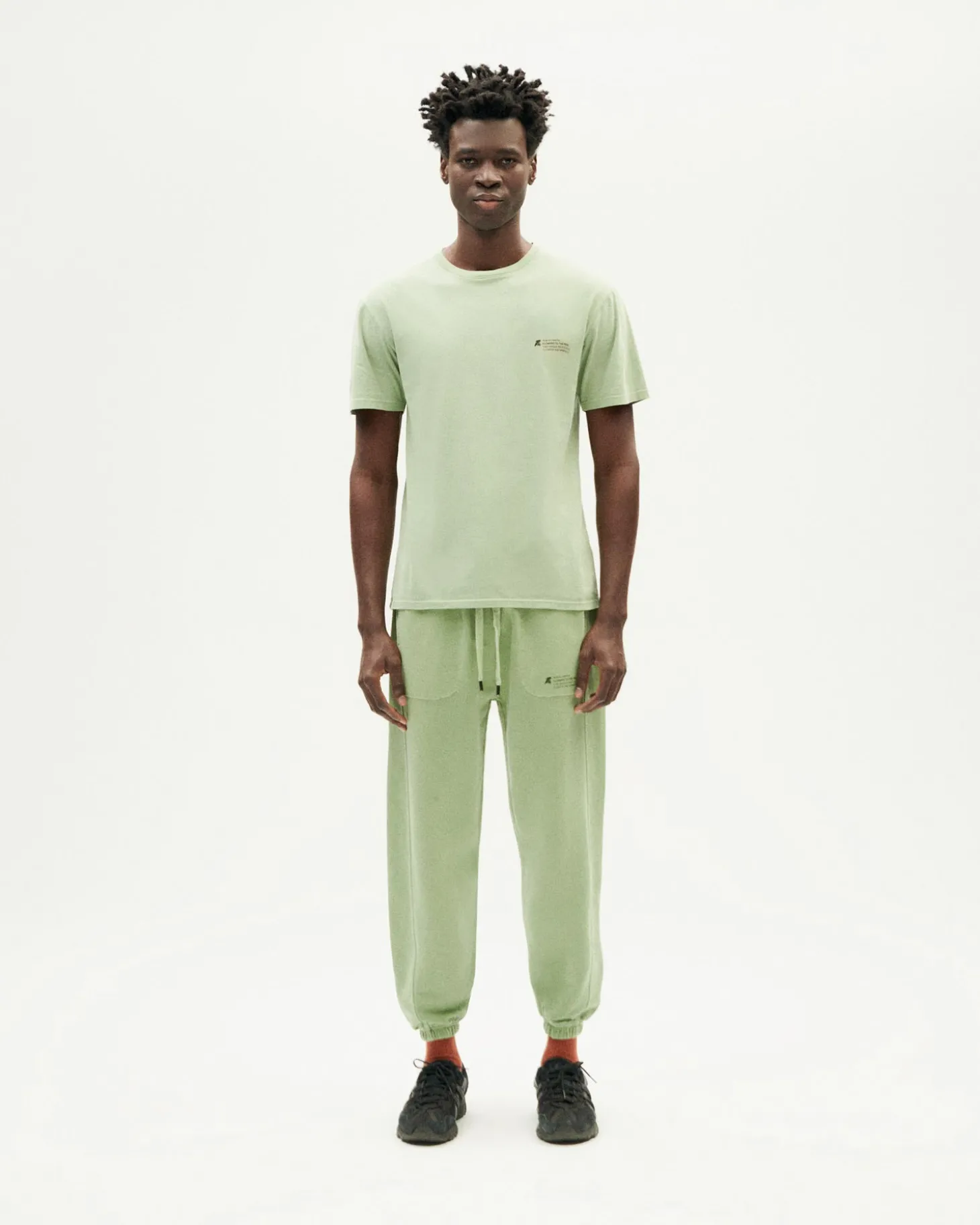 Camiseta unisex acacia tinte natural