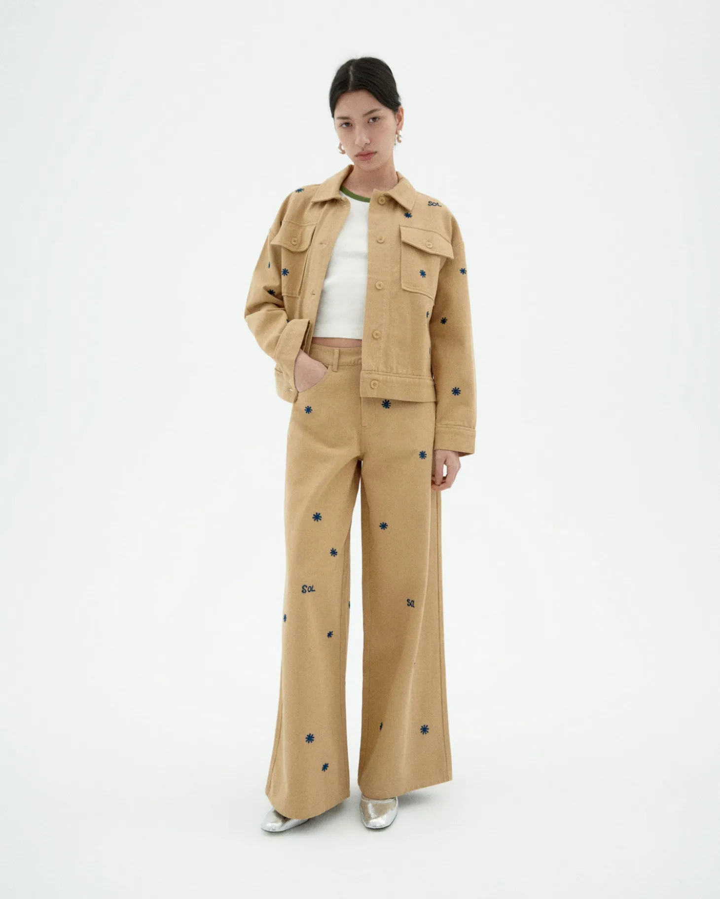 Chaqueta camel bordada a mano Frans