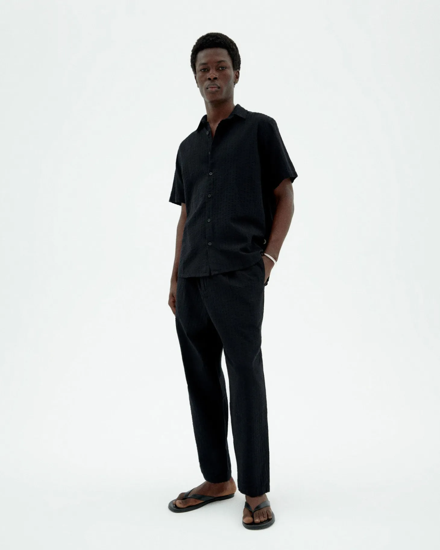 Pantalón loose seersucker negro Luc