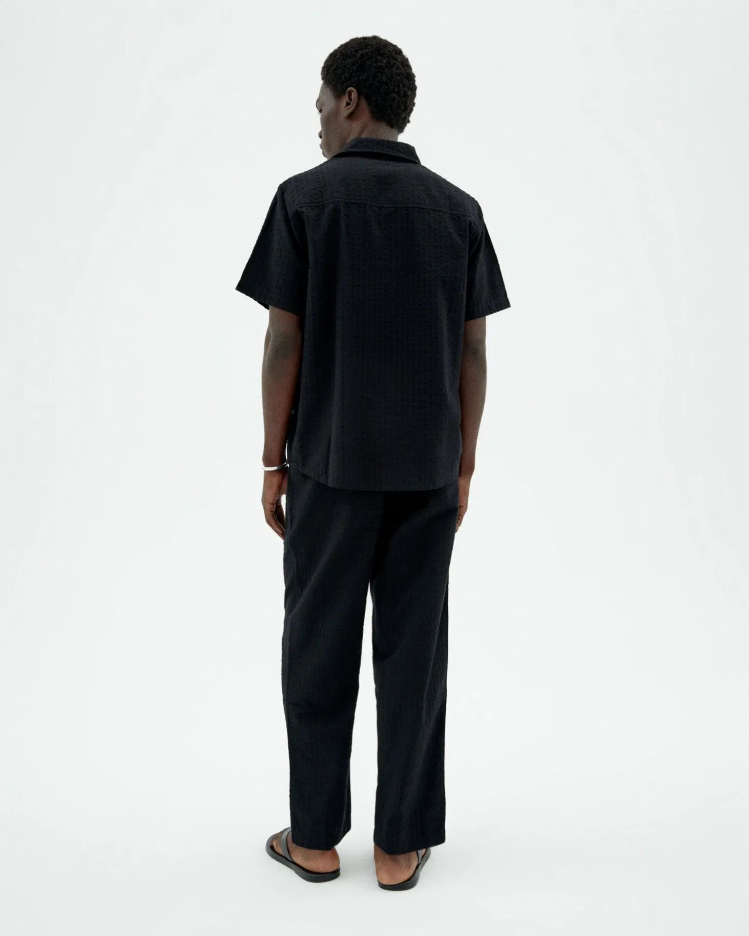 Pantalón loose seersucker negro Luc