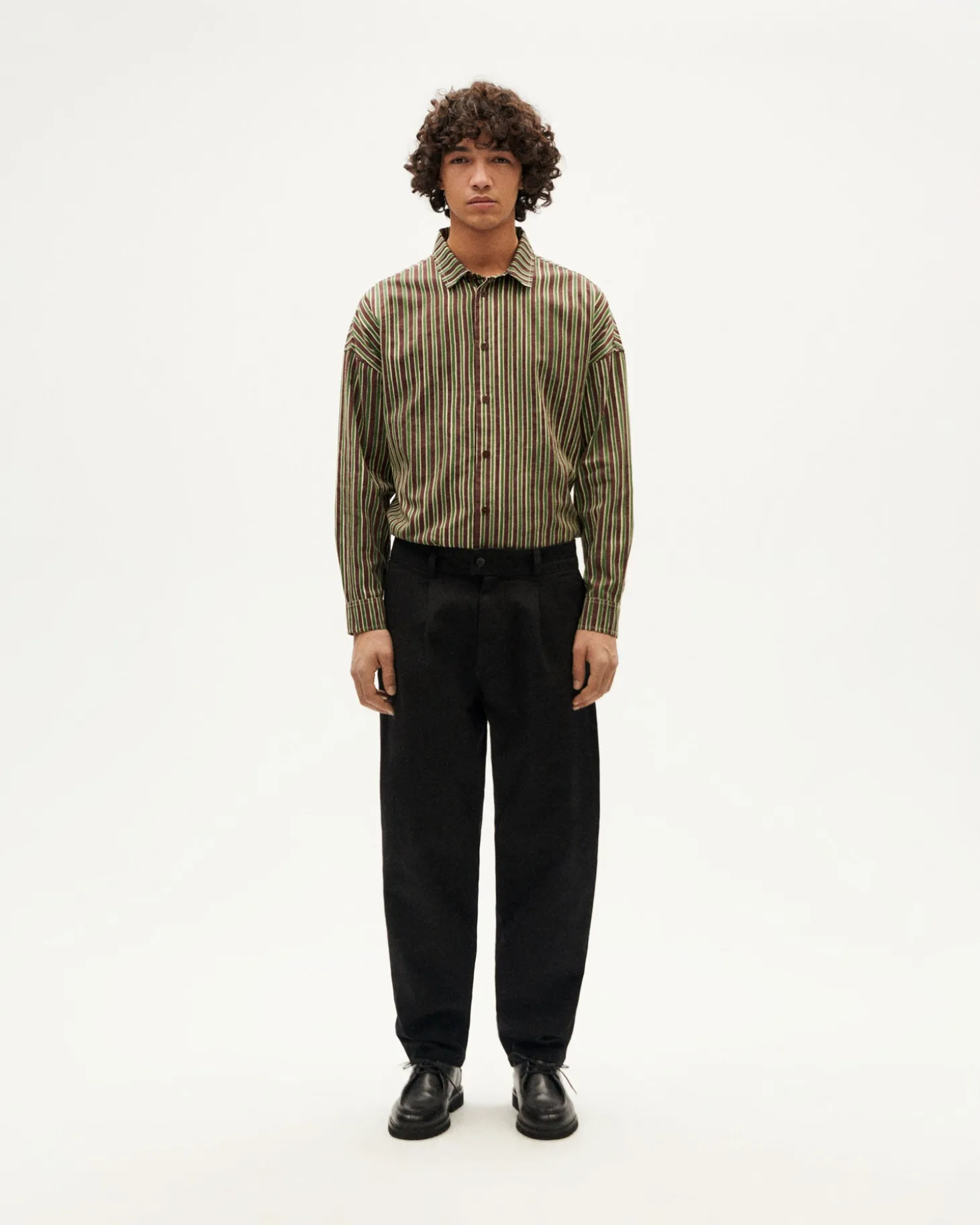 Pantalón relaxed pinza negro Wotan
