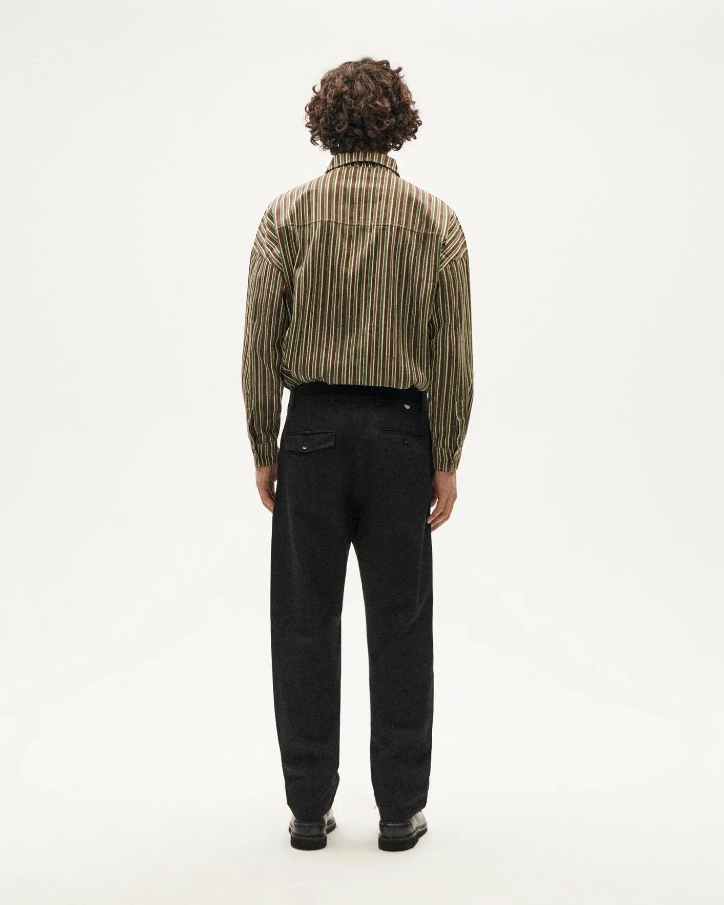 Pantalón relaxed pinza negro Wotan